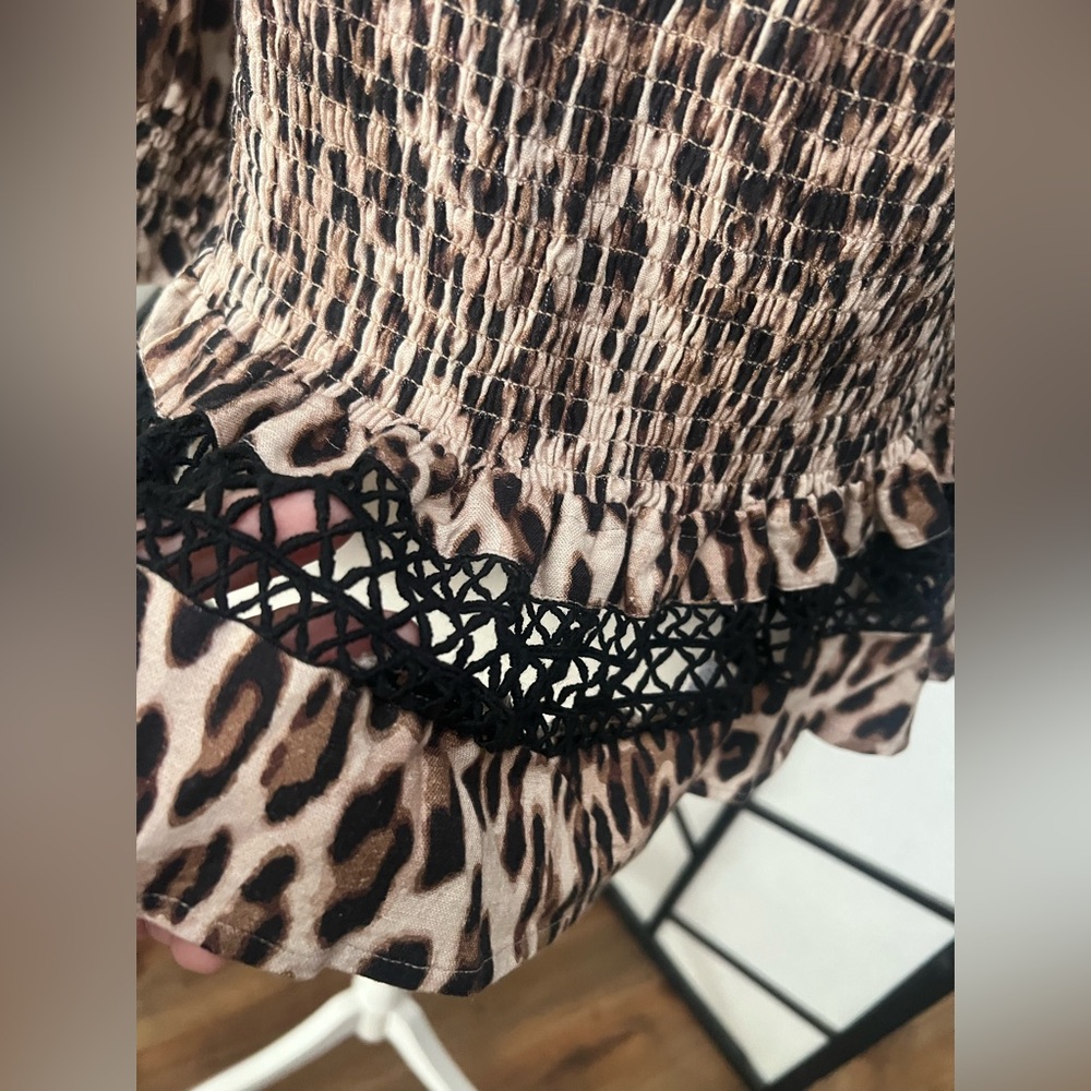 Venus Animal Print Off Shoulder Top with Elastic Bodice - NWOT - Size L - Picture 8 of 15